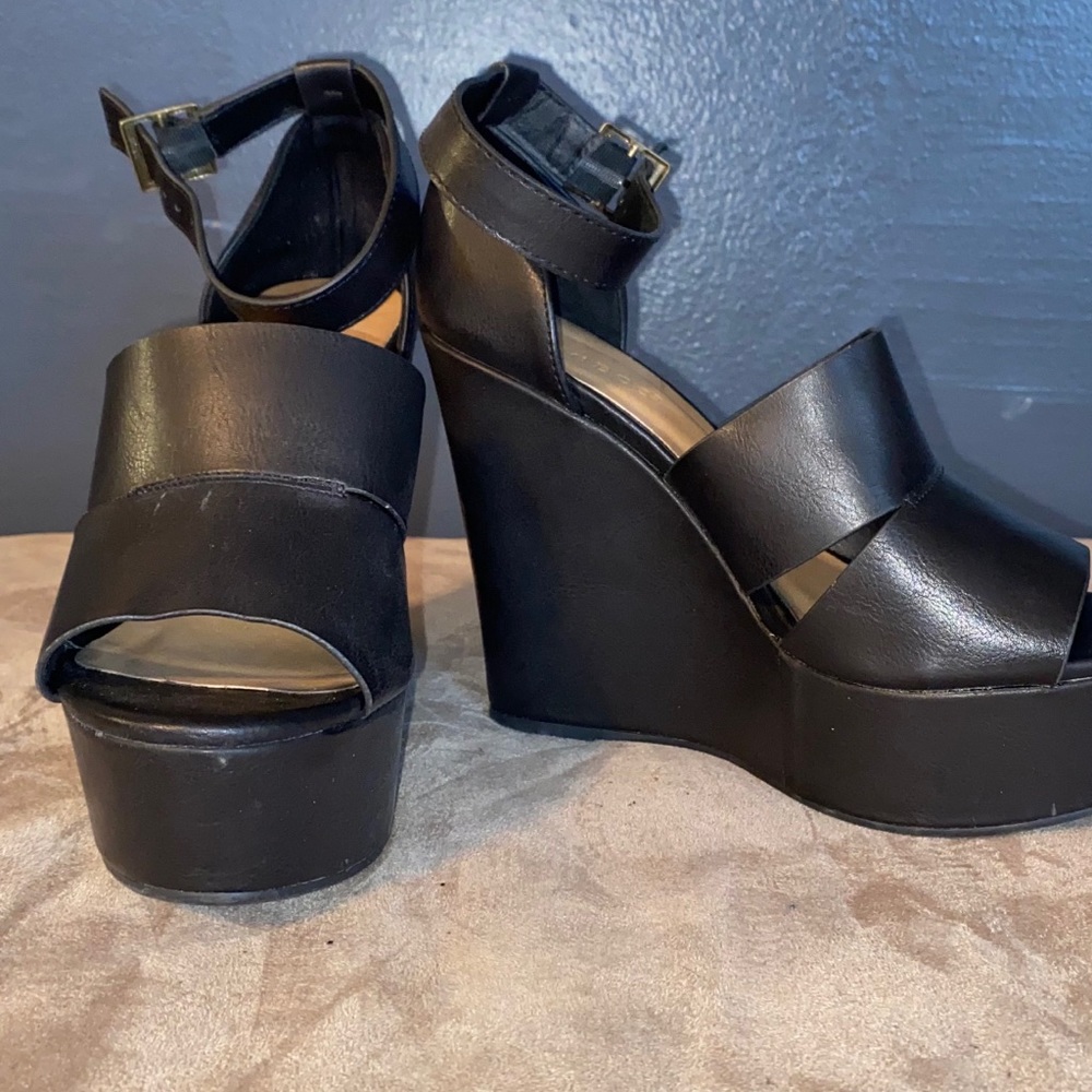 Open Toe Black Leather Wedge Heel Size 6
